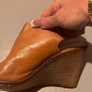 Comfy wedge sandals